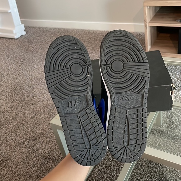 Air Jordan 1 Mid Hyper Royal - Picture 8 of 9